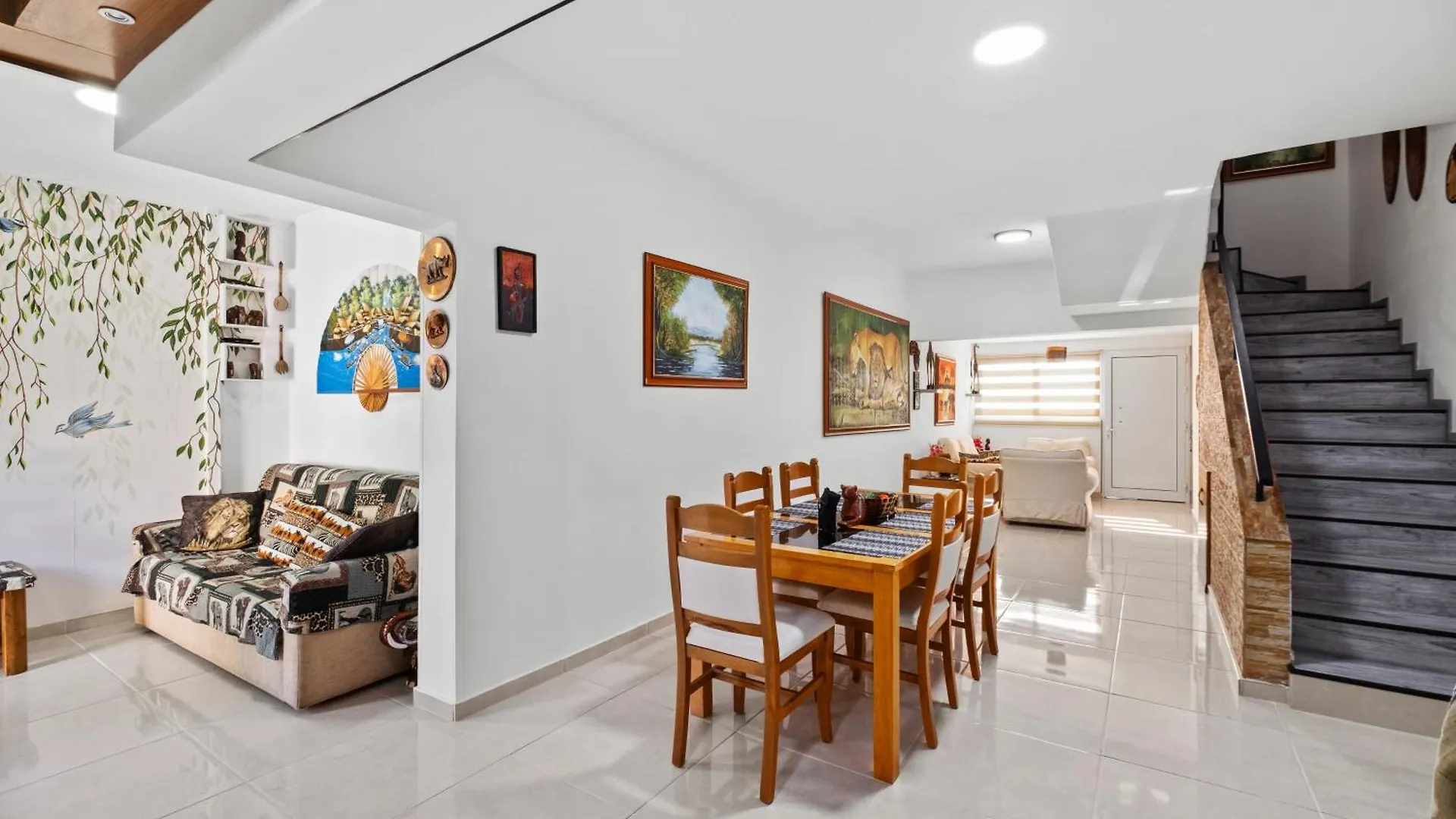 Meneou Demetris Apartment