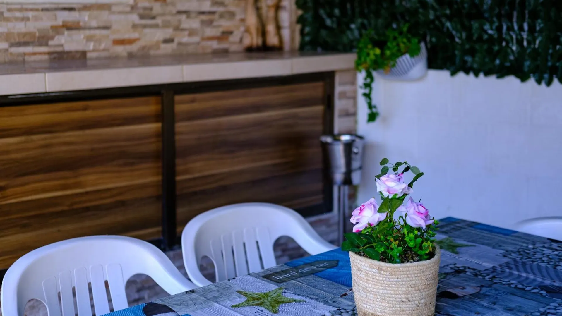 Meneou Demetris Apartment