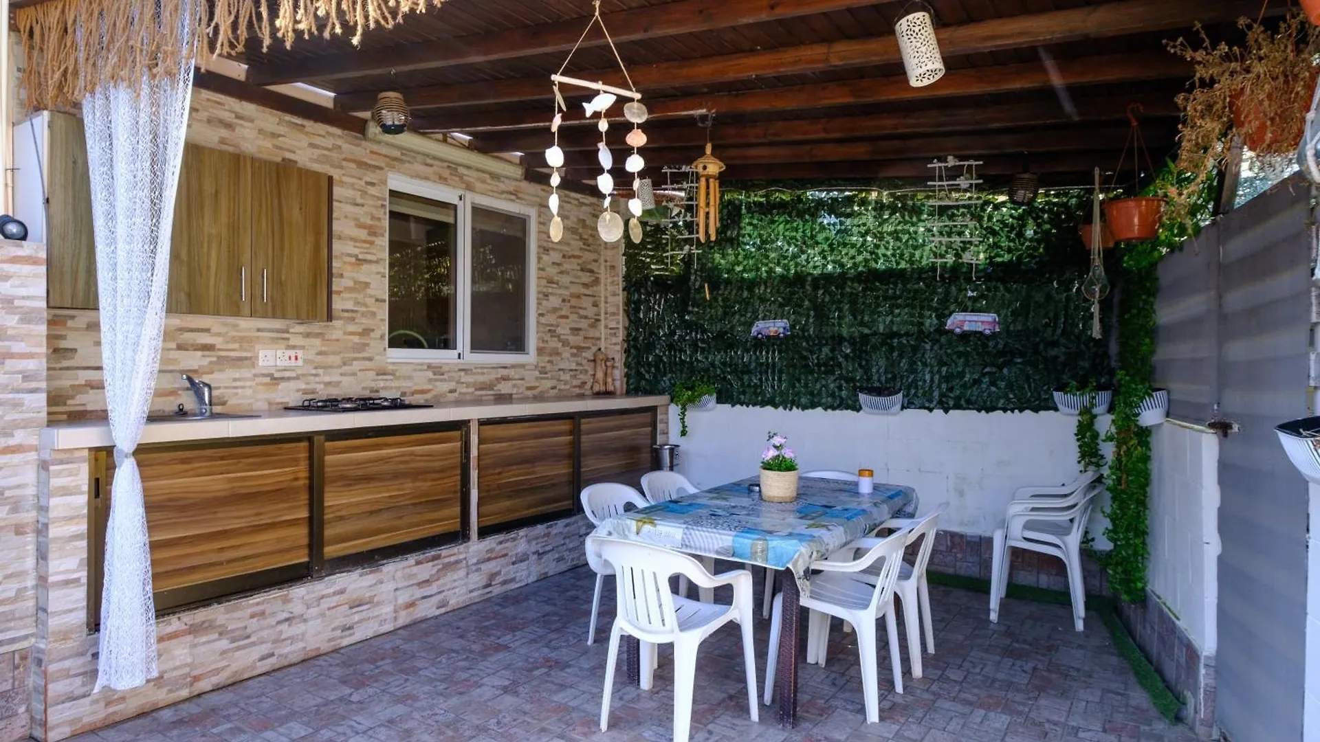 Meneou Demetris Apartment
