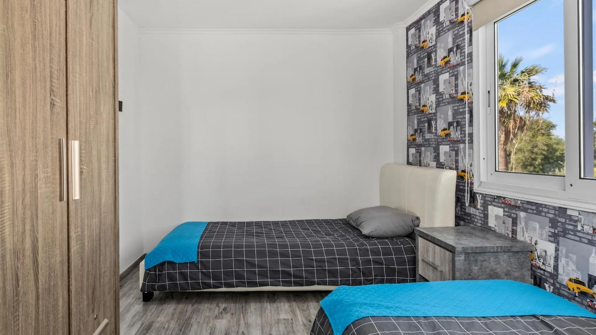 Meneou Demetris Apartment 0*,