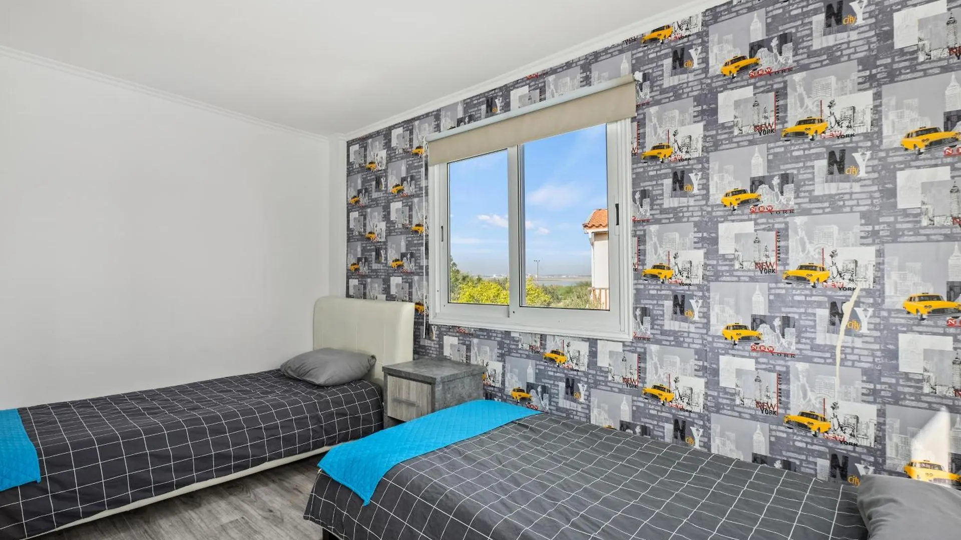 Meneou Demetris Apartment 0*,