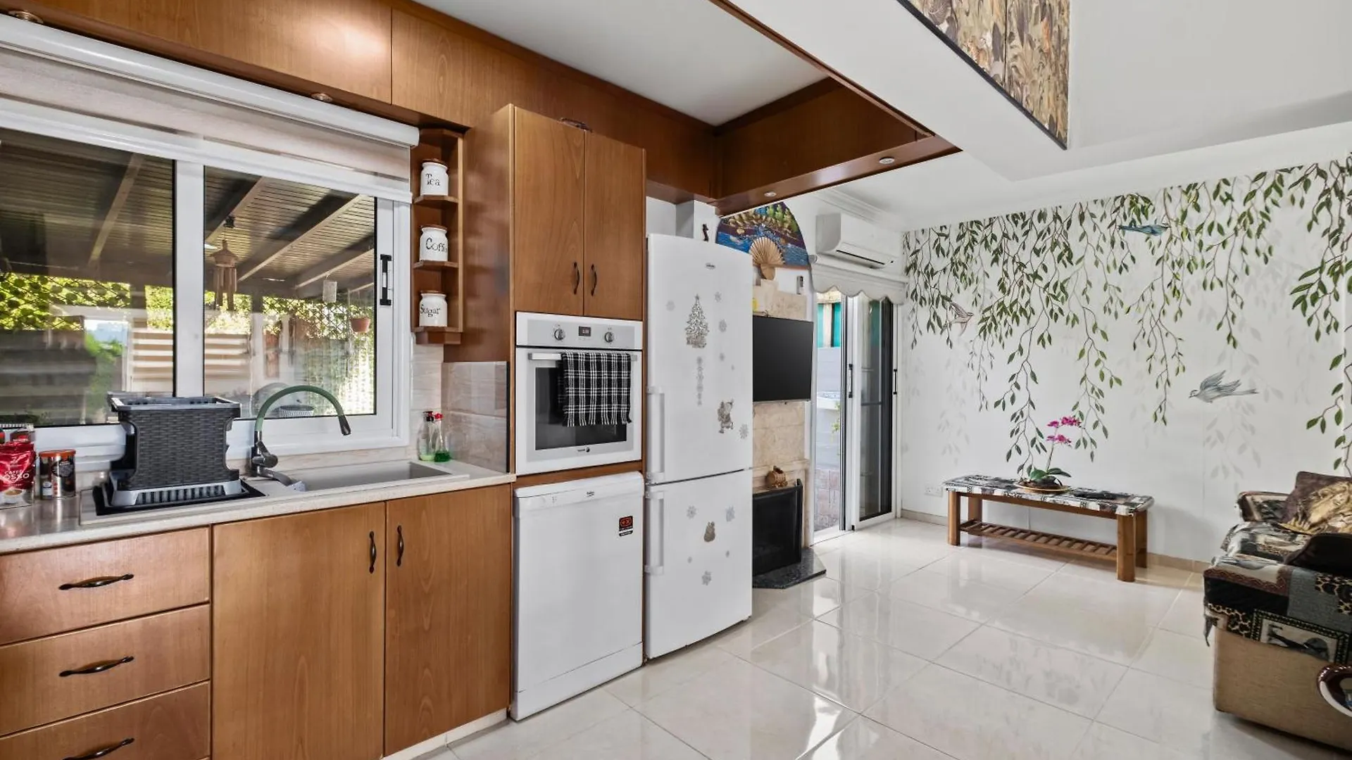 Meneou Demetris Apartment קפריסין