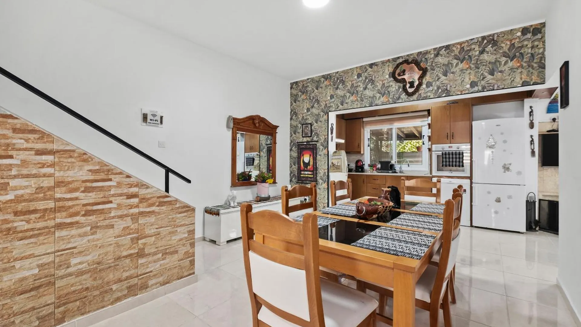 Meneou Demetris Apartment 0*,  קפריסין
